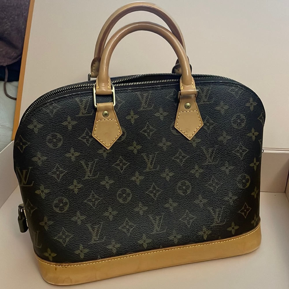 Sold❌Authentic Louis Vuitton Alma Monogram PM Size💖 - Picture 5 of 17